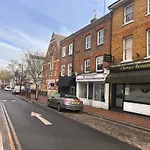 One Bedroom Flat Chertsey - Pets Welcome